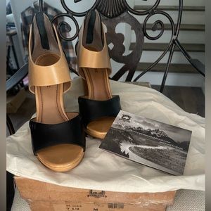 Leather black/tan wood heels